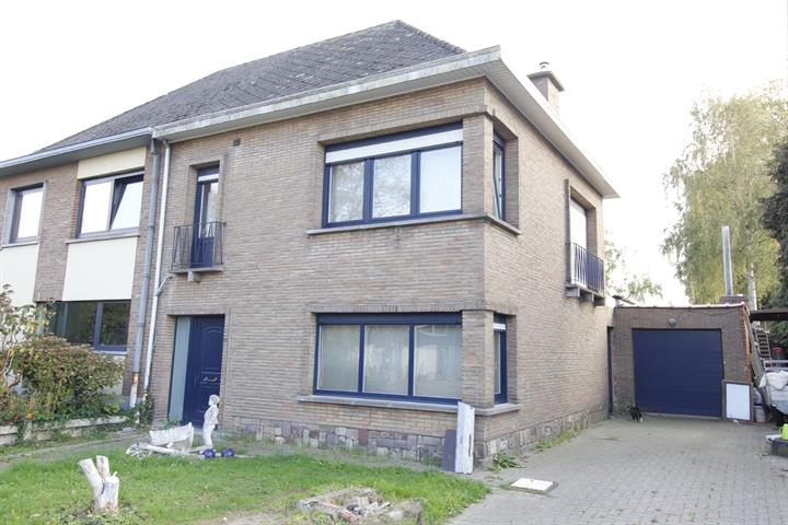 Centraal gelegen HOB 
met tuin en garage te Aalst.