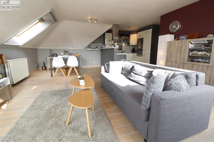 100% instapklaar appartement met 2 slpkrs
te Denderleeuw !