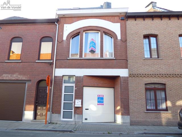 Gerenoveerde woning met tuin
te Aalst. Strategisch gelegen!