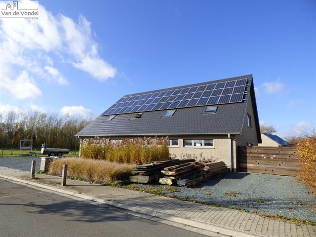 Ruime villa met tuin en garage te Affligem.
eventueel kangoeroewoning