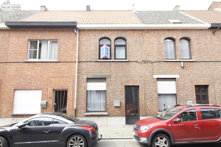 Centraal gelegen woning met tuin 
te Aalst! Strategische ligging!