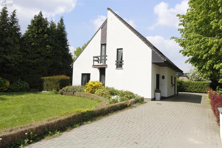 Villa op 8a95ca te Lede.