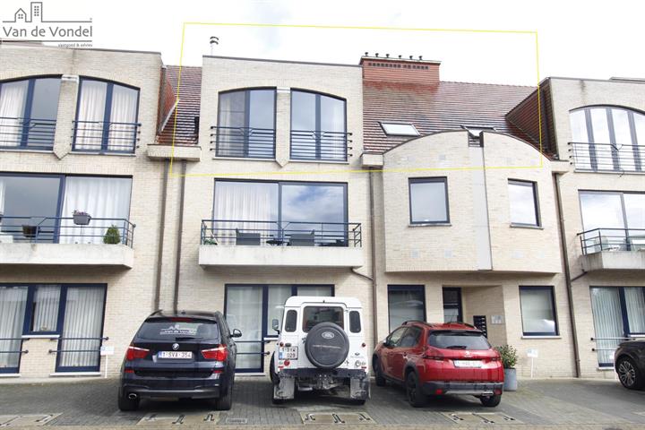 Zeer ruim appartement te Erembodegem centrum
2 slaapkamers en grote dressing!
PRACHTIG App !