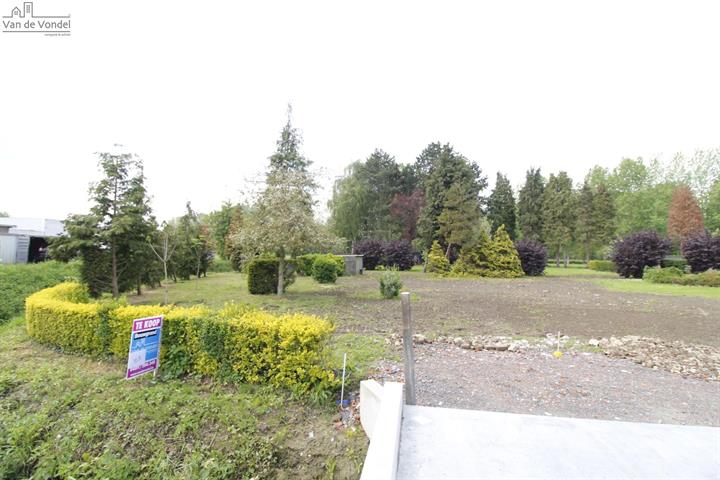 Bouwgrond van 9a50ca te Gijzegem
voor open bebouwing.