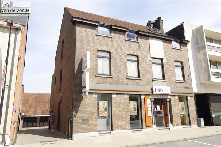Prachtig vernieuwd appartement (130m²)
te Erembodegem centrum (Hogeweg)