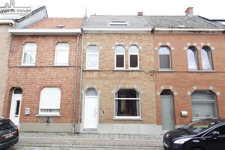 100% instapklare woning
met tuin te Aalst centrum.