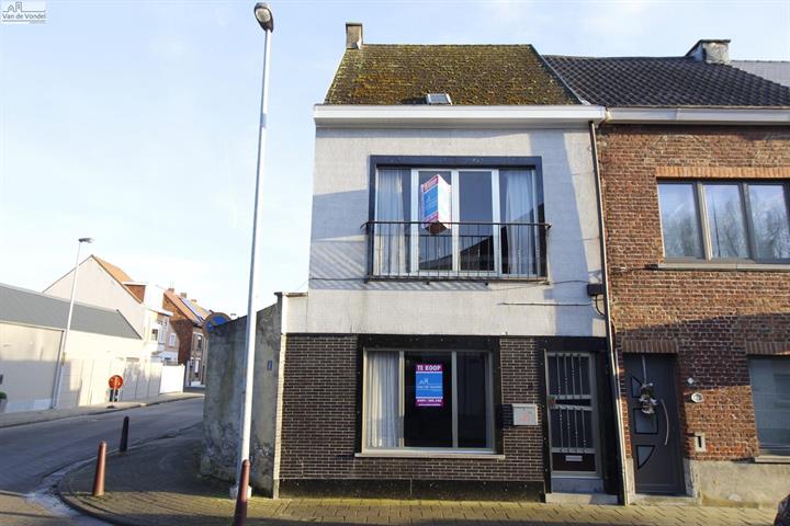 WONING MET GARAGE
EN TUIN TE HOFSTADE.