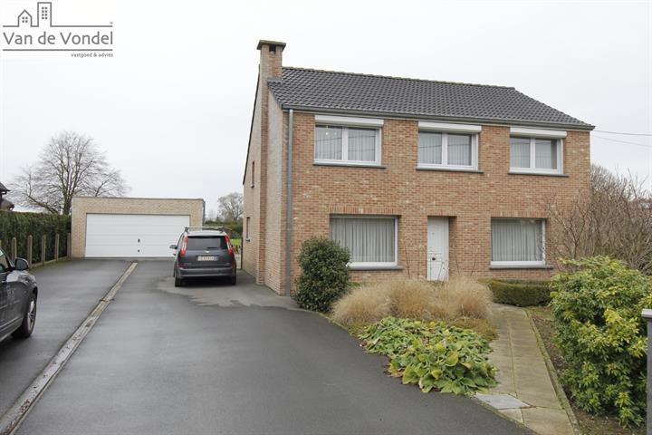 Rustig gelegen woning 
te Smetlede op 24a !