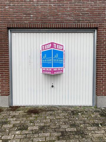 Gesloten garage te koop 
te Aalst!
