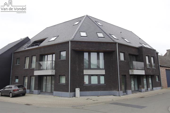 Ruim appartement 144m² te
Haaltert. 3 Slpkrs - 2 badkamers.