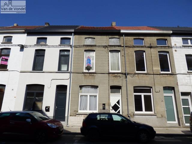 100% Instapklare woning te 
centrum Aalst. 4 slaapkamers!
