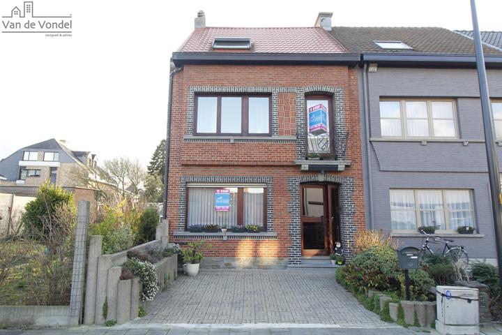 Rustig gelegen woning 
aan de stadsrand van Aalst.