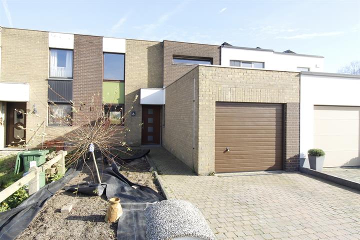 Rustig gelegen woning
te Lede. Strategische ligging!