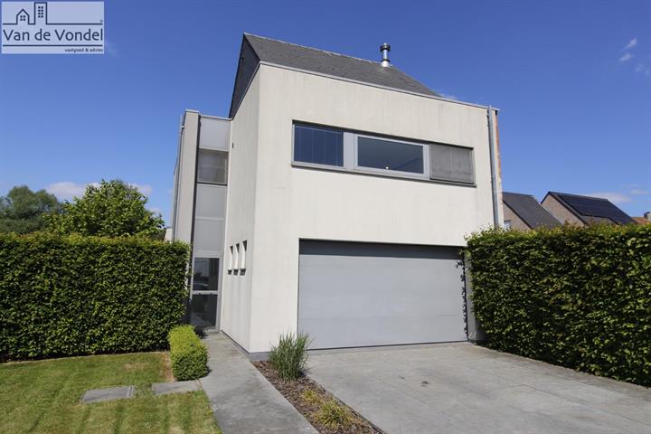 Rustig gelegen architectenwoning 
te Moorsel