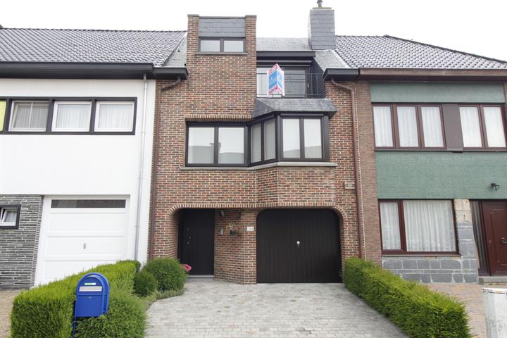Ruime woning aan 
de stadsrand van Aalst.