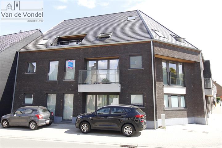 Luxueus appartement - 2slp -
110m² met carpoort te Haaltert.