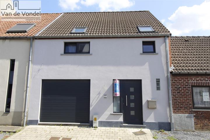 Gerenoveerde woning 
met tuin te Ternat.