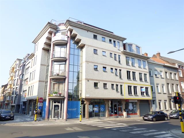 Ruim appartement  met terras 
te Aalst centrum.