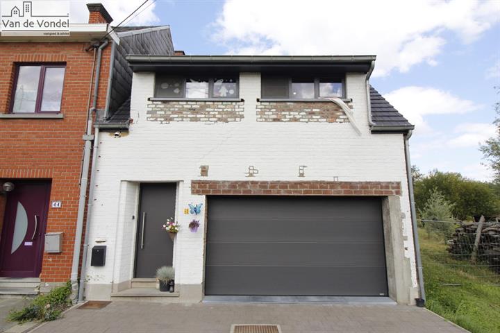 Rustig gelegen woning te Welle
op 8a30ca. (aan natuurgebied Wellemeersen)