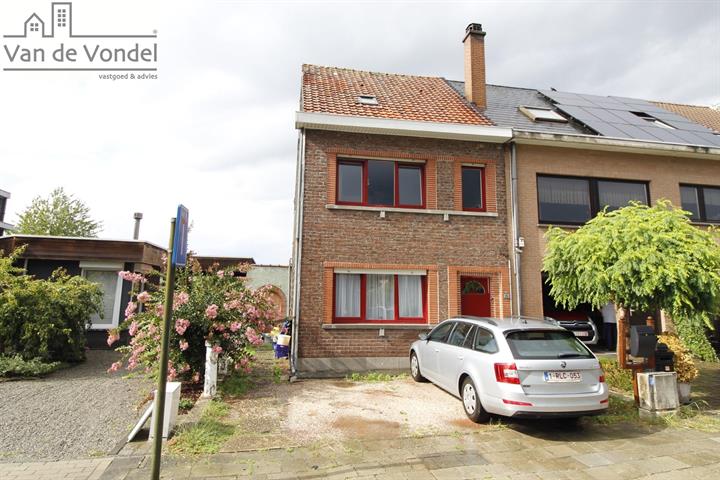 Rustig gelegen HOB
te Erembodegem.