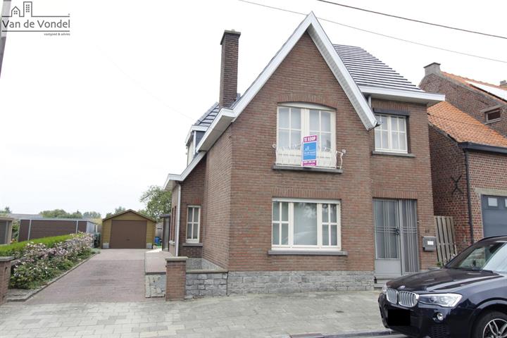 Strategisch gelegen HOB te Lede.