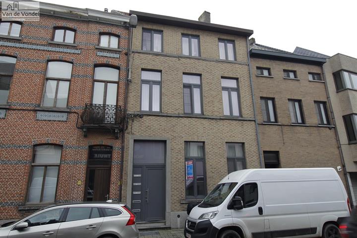 Gelijkvloers appartement met 1 slaapkamer nabij centrum Aalst. 