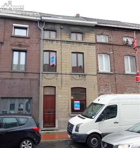 Te renoveren woning met tuin nabij centrum Aalst (3a60ca).