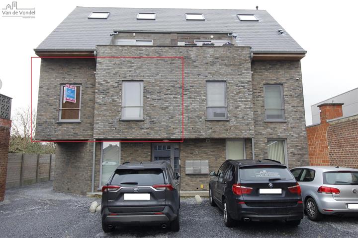 App. met 2 slps met terras, parkeerplaats én garagebox te Erembodegem.