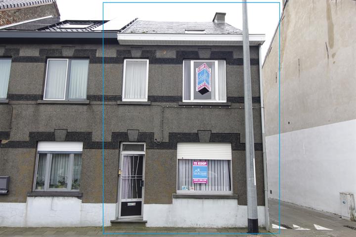 Strategisch gelegen woning te Erembodegem.