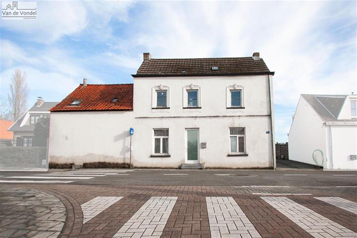 OPTIE! Centraal gelegen woning met 4 slpks te Affligem.