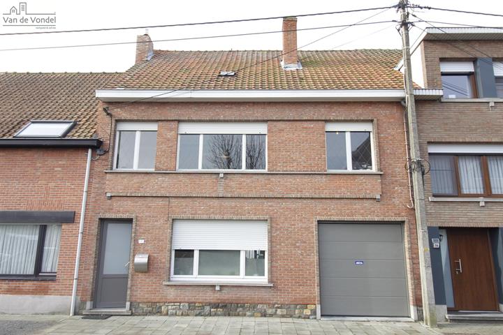 OPTIE! Ruime en rustig gelegen woning met grote tuin te Buggenhout.