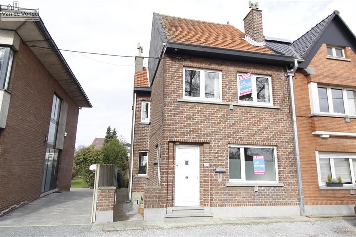 OPTIE! Strategisch gelegen HOB met tuin en 3 slpks te Erembodegem