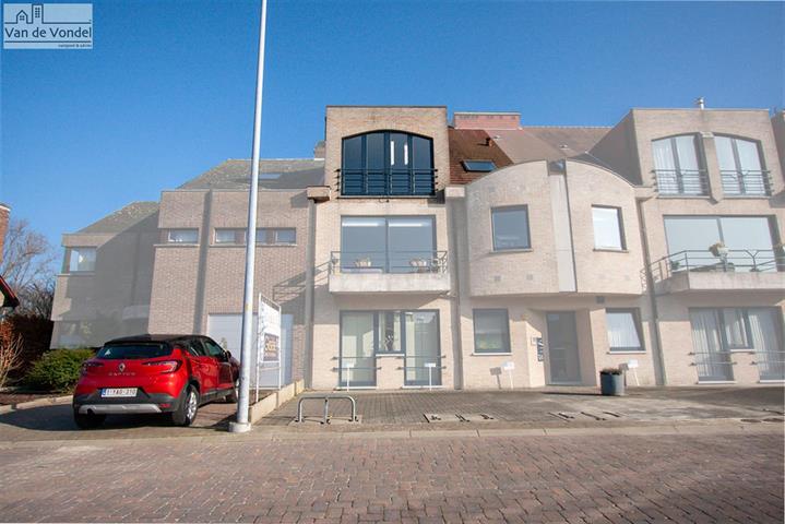 Instapklaar dakappartement met 2 slaapkamers te Erembodegem