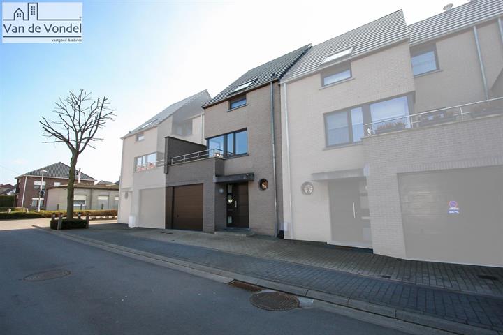 Rustig gelegen woning met 3 slpk en garage te Wieze