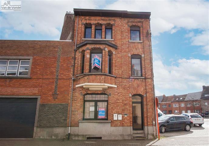 Ruime woning met 5 slpks te Aalst. Kangoeroewoning!