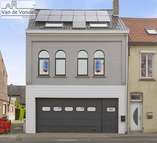 Instapklare woning met 4 slpks te Erembodegem.