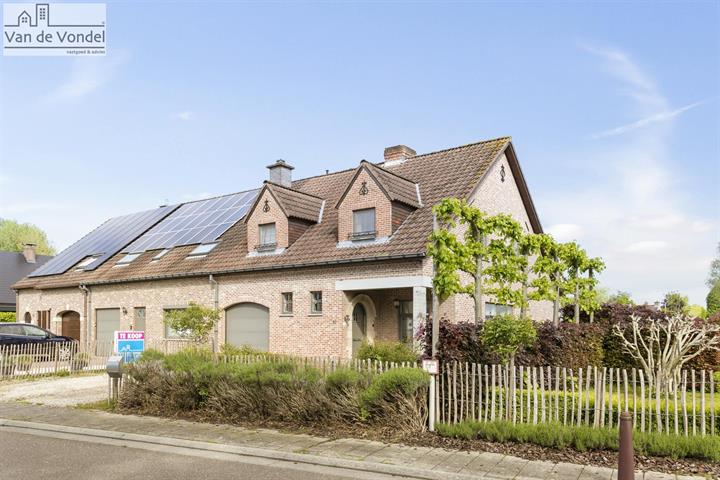 Prachtig en rustig gelegen HOB met 3 slaapkamers te Hofstade.