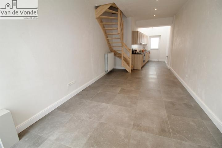 100% instapklare vernieuwde woning te Liedekerke.