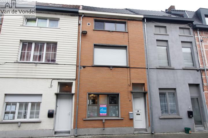 GB met 4 slaapkamers in het centrum van Aalst.