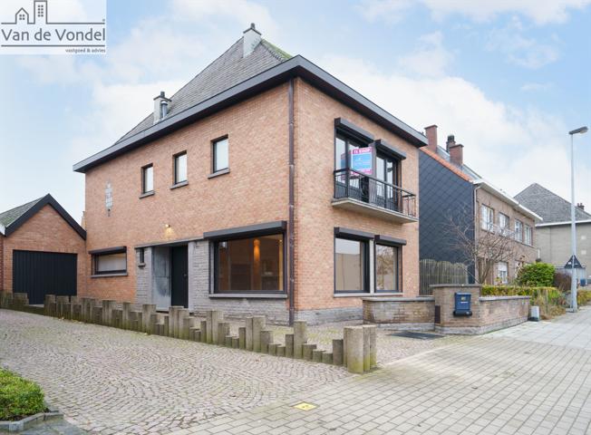 100% instapklare woning met 3 slaapkamers, tuin en garage te Hofstade.