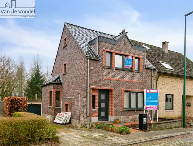 Rustig en landelijk gelegen HOB met 3 slaapkamers, een garage en prachtige tuin.