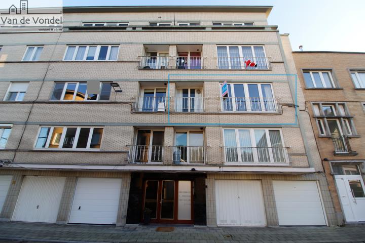 Goed gelegen 3 slaapkamer appartement (met garage) te Aalst.