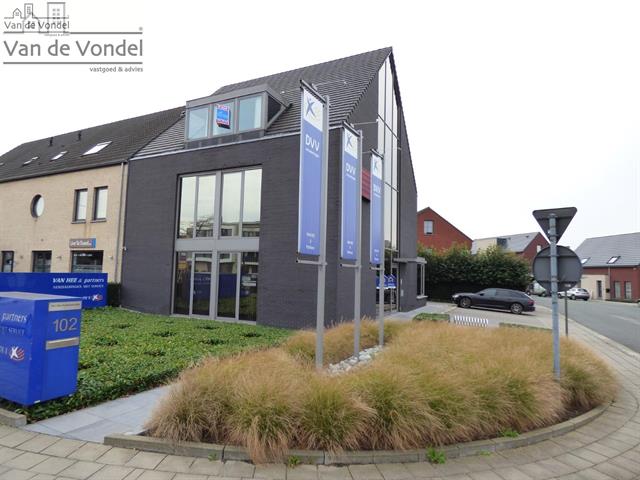 Ruim duplex appartement met 2 slpk & 2 badkamers te Aalst