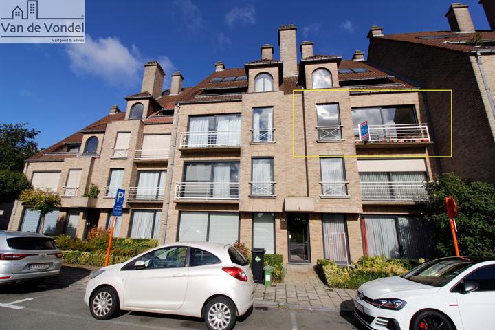 Lichtrijk 2 slaapkamer appartement te Aalst.