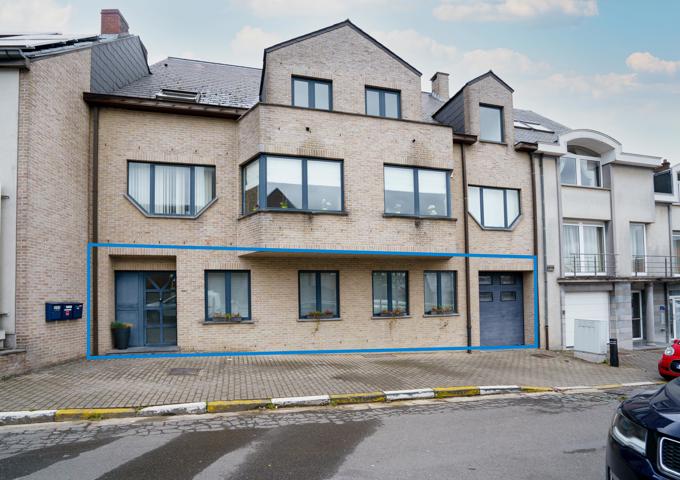 Prachtig & ruim gelijkvloersappartement met terras en garage.