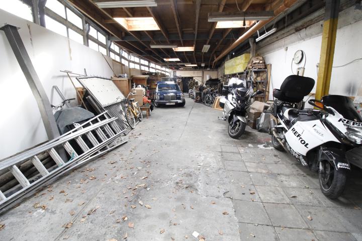 Ruime garage/hangaar/bouwgrond 7a25ca te Erembodegem.