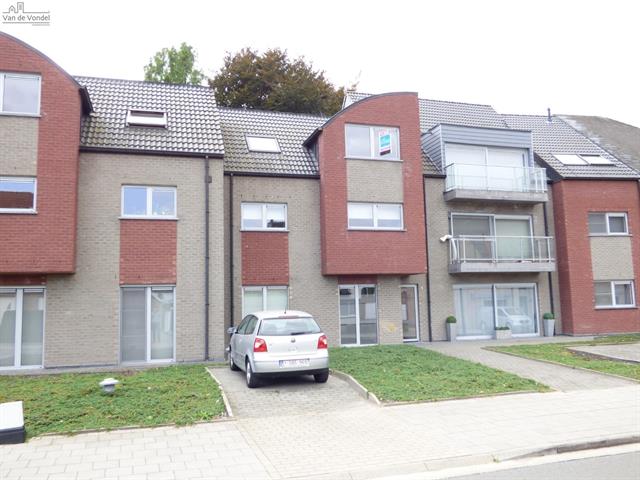 Prachtig 2 slaapkamer appartement met grote garage te Aalst.