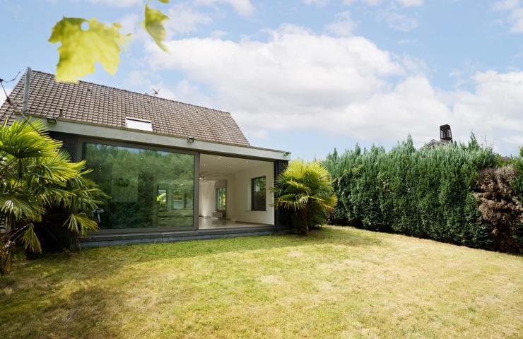 Unieke villa met zonnetuin te Erembodegem.