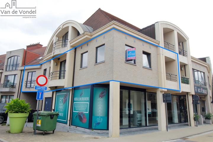 Groot  appartement met 3 slaapkamers en garage te Erembodegem.