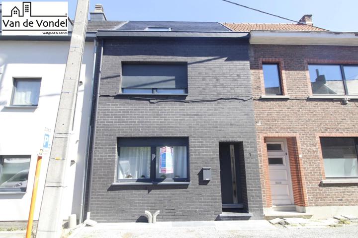 100% instapklare én energiezuinige woning met 4 slp te Erembodegem.